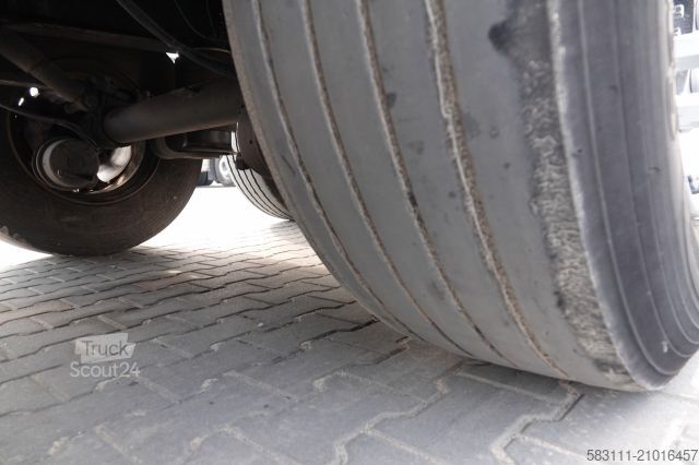 Rashladna poluprikolica KRONE KONTENER / KOFFER / 2021 ROK / OS PODNOSZONA 