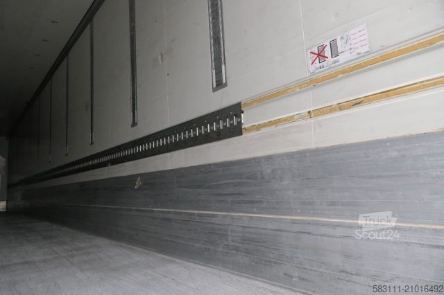 Rashladna poluprikolica KRONE CH?ODNIA / 2017 ROK / CARRIER VECTOR 1550