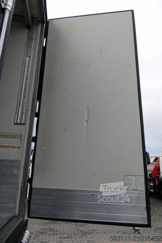 Rashladna poluprikolica KRONE CH?ODNIA / 2017 ROK / CARRIER VECTOR 1550