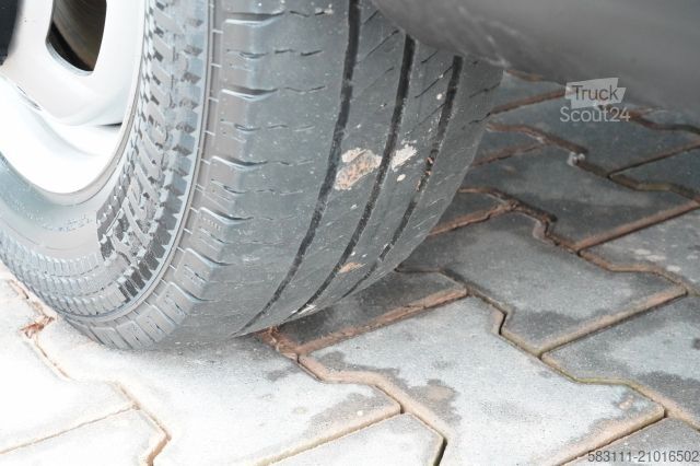 Koelwagen met geïsoleerde laadbak IVECO DAILY 35-160 / KONTENER 4,3 M / WINDA / BLI?NIAK