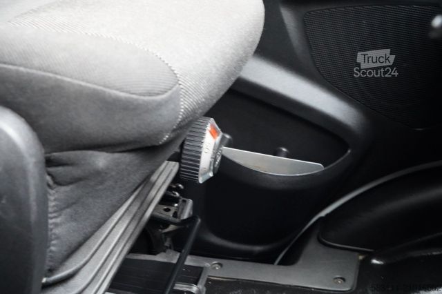 Koelwagen met geïsoleerde laadbak IVECO DAILY 35-160 / KONTENER 4,3 M / WINDA / BLI?NIAK