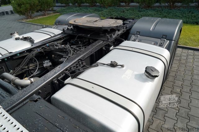 Volumen SZM MAN TGX 18.460 / XXL / RETARDER / NAVI RIO