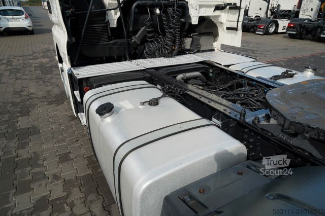Volumen SZM MAN TGX 18.460 / XXL / RETARDER / NAVI RIO