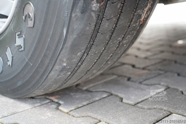 Volumen SZM MAN TGX 18.460 / XXL / RETARDER / NAVI RIO