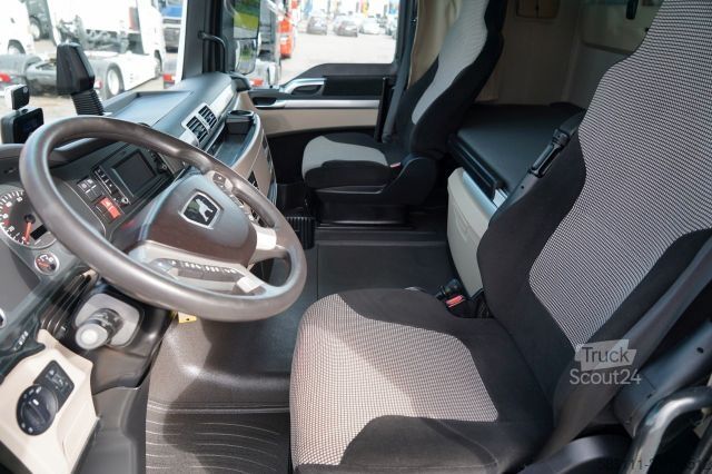 Volumen SZM MAN TGX 18.460 / XXL / RETARDER / NAVI RIO