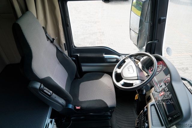 Volumen SZM MAN TGX 18.460 / XXL / RETARDER / NAVI RIO