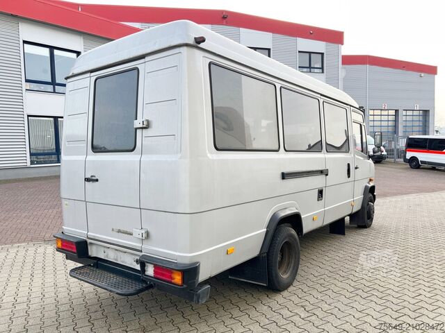 Autobus Mercedes-Benz 711 D-KA 4x2 711 D-KA 4x2, Standklima, 11-Sitze, 2 x on stock