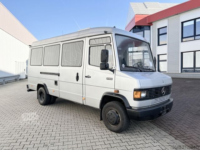 Autobus Mercedes-Benz 711 D-KA 4x2 711 D-KA 4x2, Standklima, 11-Sitze, 2 x on stock