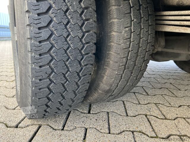 Autobus Mercedes-Benz 711 D-KA 4x2 711 D-KA 4x2, Standklima, 11-Sitze, 2 x on stock