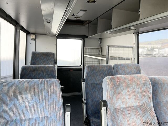 Autobus Mercedes-Benz 711 D-KA 4x2 711 D-KA 4x2, Standklima, 11-Sitze, 2 x on stock