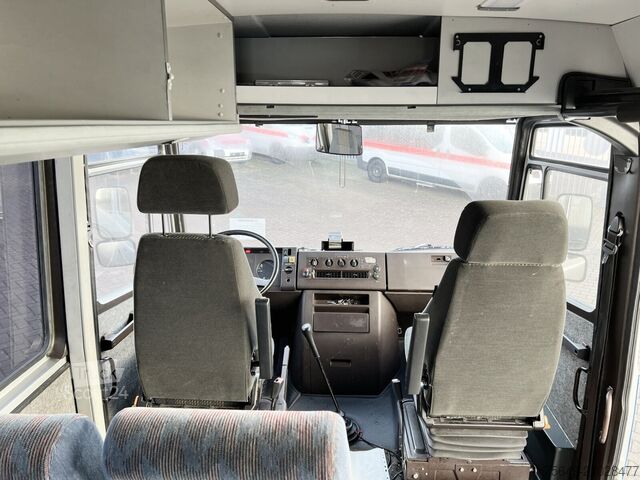 Autobus Mercedes-Benz 711 D-KA 4x2 711 D-KA 4x2, Standklima, 11-Sitze, 2 x on stock