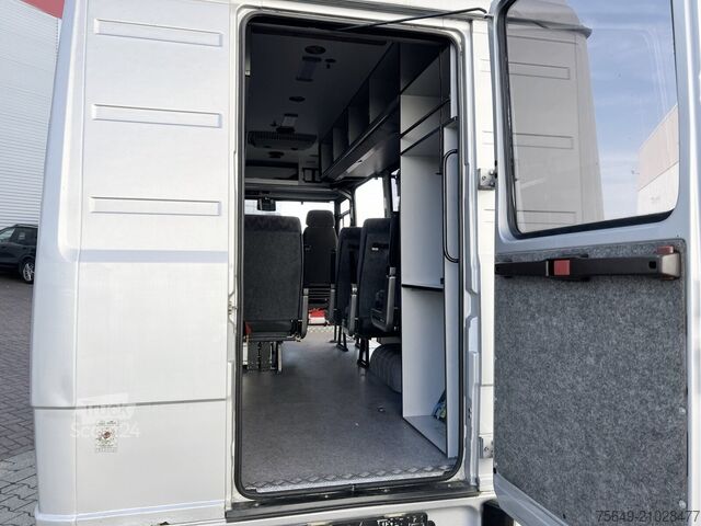 Autobus Mercedes-Benz 711 D-KA 4x2 711 D-KA 4x2, Standklima, 11-Sitze, 2 x on stock