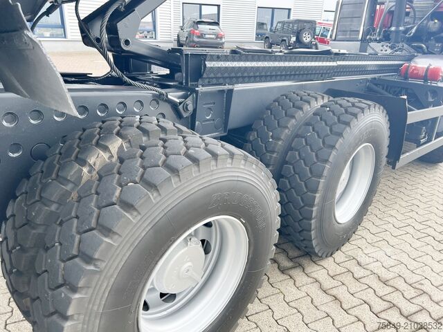 Camion à usage spécial Tatra Phoenix 8x8 Phoenix 8x8, Stahlmulde ca. 22m³, hydr. Heckklappe