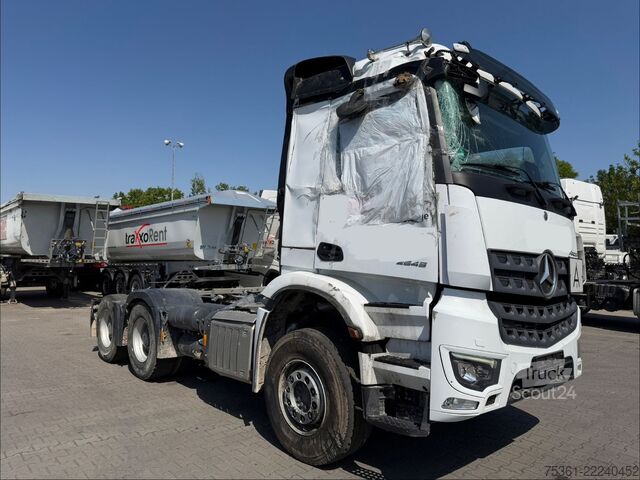 Tractora standard MERCEDES-BENZ Arocs 5 2645 6X4 Kipphydr. !Unfall Motor läuft !