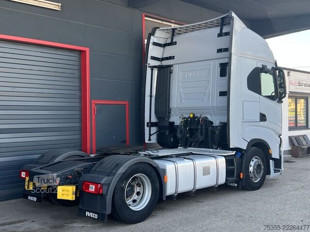 Standart çekici ünitesi IVECO S-WAY AS440S48 E6d ACC Intader NAVI 2xTank Leder