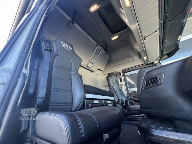 Standart çekici ünitesi IVECO S-WAY AS440S48 E6d ACC Intader NAVI 2xTank Leder
