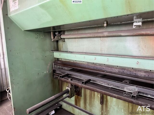Būvniecības iekārta  LVD PP 70/25–30 press brake
