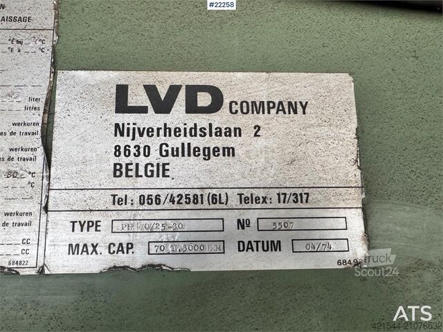 Būvniecības iekārta  LVD PP 70/25–30 press brake