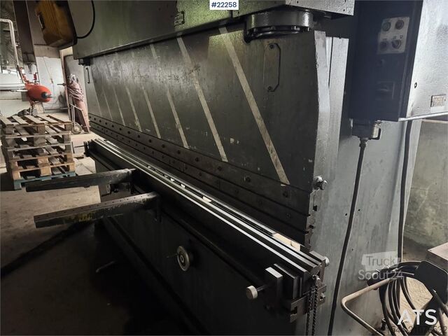 Būvniecības iekārta  LVD PP 70/25–30 press brake