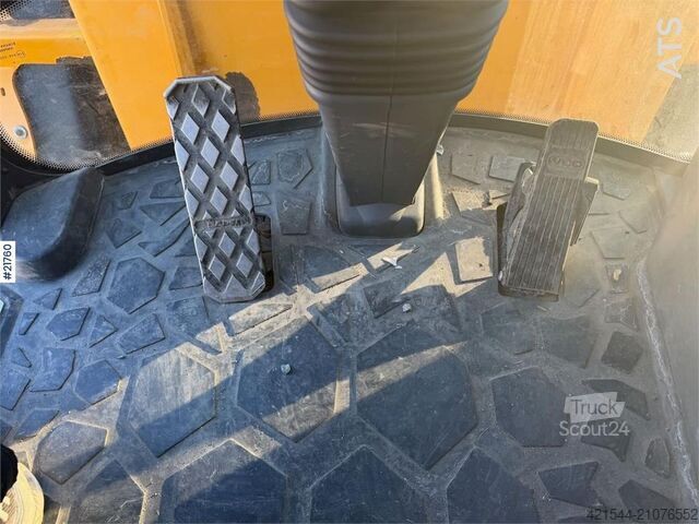 погрузчик Venieri 7.63C wheel loader w/original bucket