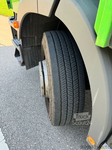 Krautuvas sumontuotas ant sunkvežimio MERCEDES-BENZ Axor 1833L PRITSCHE KRAN PK 12002 EH SEHR GEPFLE