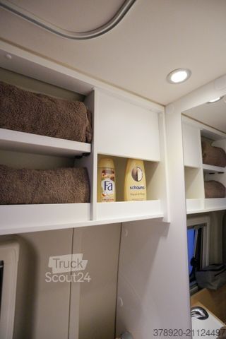 Autocaravana LMC Innovan Pure 640 Design Paket + Sicherheit Paket