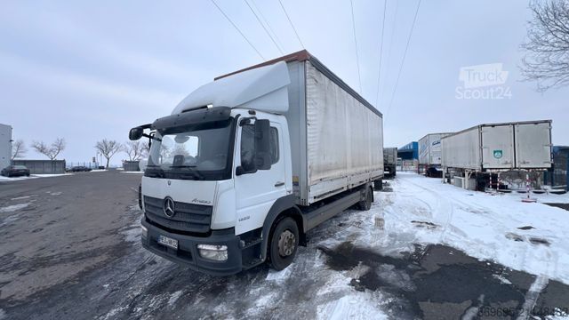 Вантажівка з платформою і тентом MERCEDES-BENZ Atego 1223 L