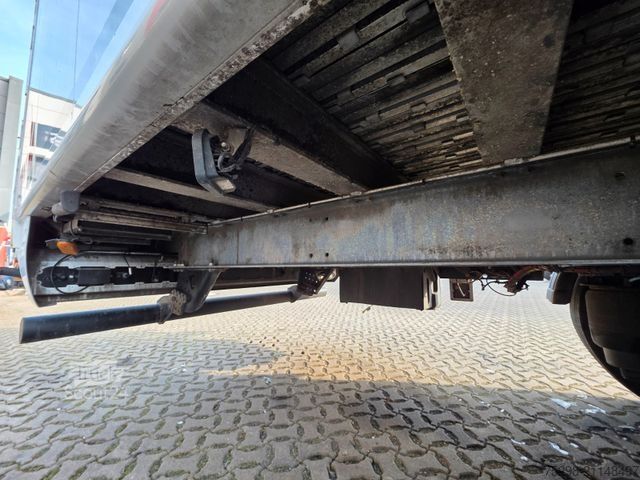 Puspriekabė su judančiomis grindimis STAS S3000ZX