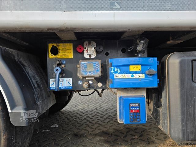 Puspriekabė su judančiomis grindimis STAS S3000ZX