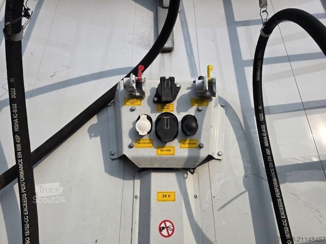 Puspriekabė su judančiomis grindimis STAS S3000ZX