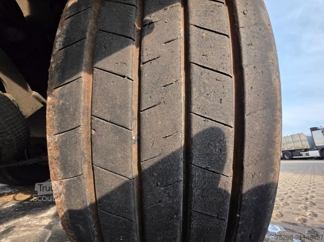 Puspriekabė su judančiomis grindimis STAS S3000ZX