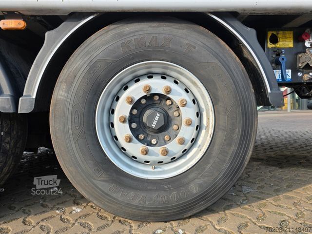 Puspriekabė su judančiomis grindimis STAS S3000ZX