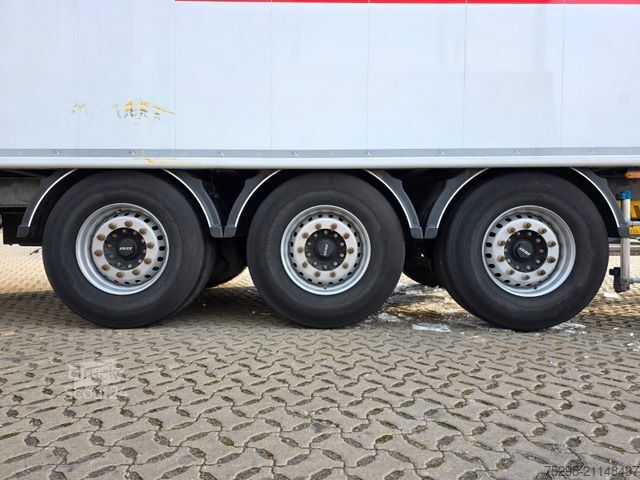 Puspriekabė su judančiomis grindimis STAS S3000ZX