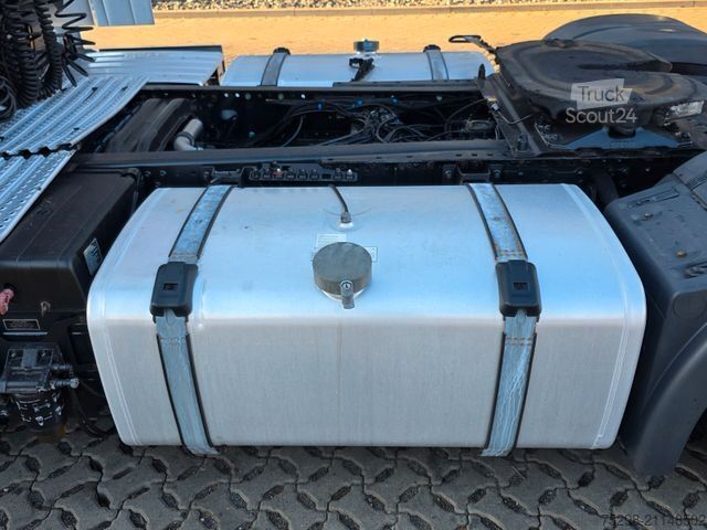 Volumen trækker MAN TGX 18.460 4X2 LLS-U/Retarder/Standklima/ADR AT