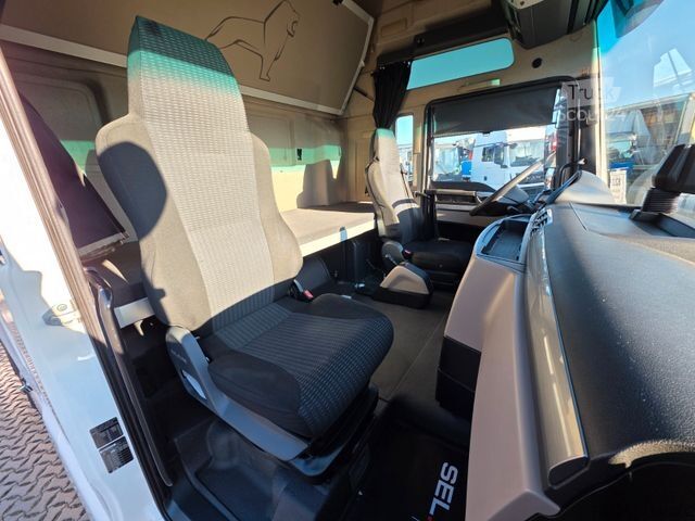 Volumen trækker MAN TGX 18.460 4X2 LLS-U/Retarder/Standklima/ADR AT