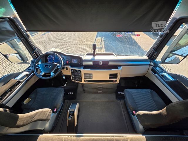 Volumen trækker MAN TGX 18.460 4X2 LLS-U/Retarder/Standklima/ADR AT