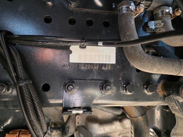 Volumen trækker MAN TGX 18.460 4X2 LLS-U/Retarder/Standklima/ADR AT