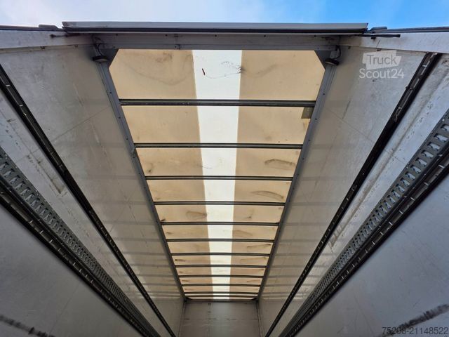 Škatlasti tovornjak MERCEDES-BENZ Atego 1222 / Ladebordwand