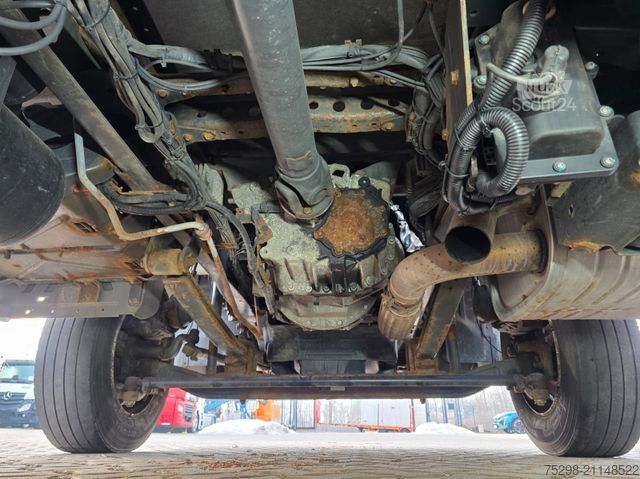 Škatlasti tovornjak MERCEDES-BENZ Atego 1222 / Ladebordwand