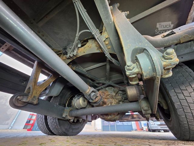 Škatlasti tovornjak MERCEDES-BENZ Atego 1222 / Ladebordwand