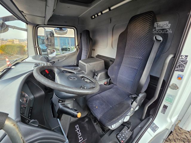 Škatlasti tovornjak MERCEDES-BENZ Atego 1222 / Ladebordwand