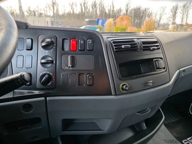 Škatlasti tovornjak MERCEDES-BENZ Atego 1222 / Ladebordwand