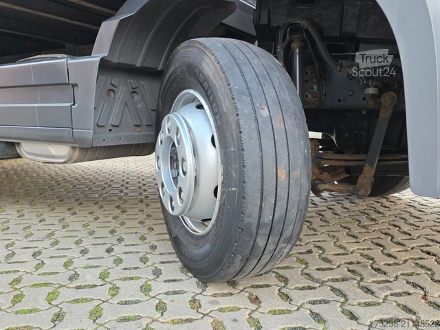 Škatlasti tovornjak MERCEDES-BENZ Atego 1222 / Ladebordwand