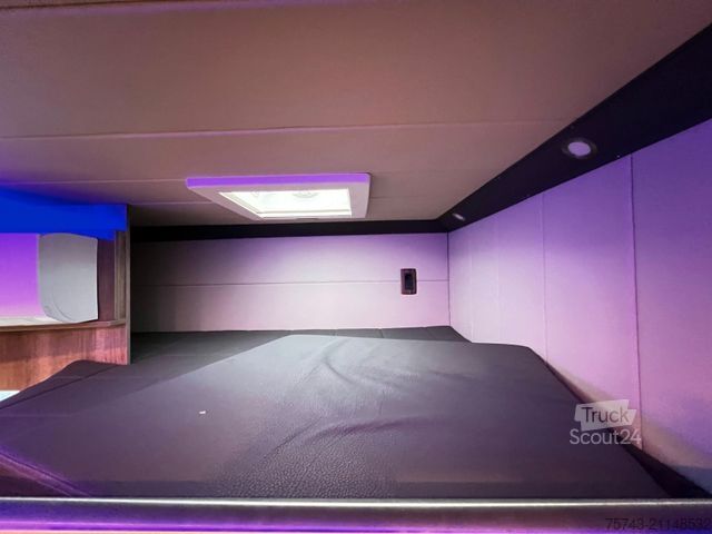 Boskapsbil MAN 12 250 5 Pferde Pop-Out