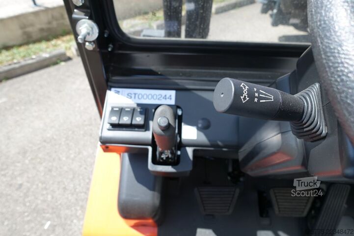 Első homlokrakodó targonca Noblelift CPCD38