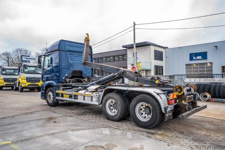 Sistem de braț cu cârlige MERCEDES ACTROS 2648 -6X2+GARNIER THM 20U 6000