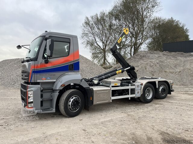Containertransport / Haakarmsysteem Ford F-line 6x2 Hyva Titan 20T Haakarmsysteem