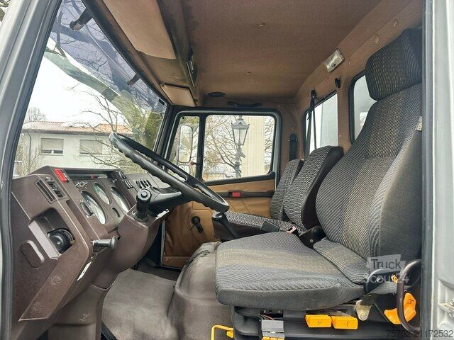 Kvægetransportør Mercedes-Benz 814 L 4 Pferde