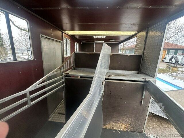 Kvægetransportør Mercedes-Benz 814 L 4 Pferde