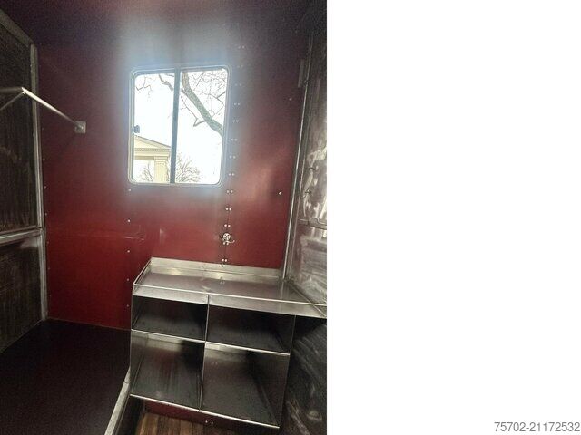 Kvægetransportør Mercedes-Benz 814 L 4 Pferde